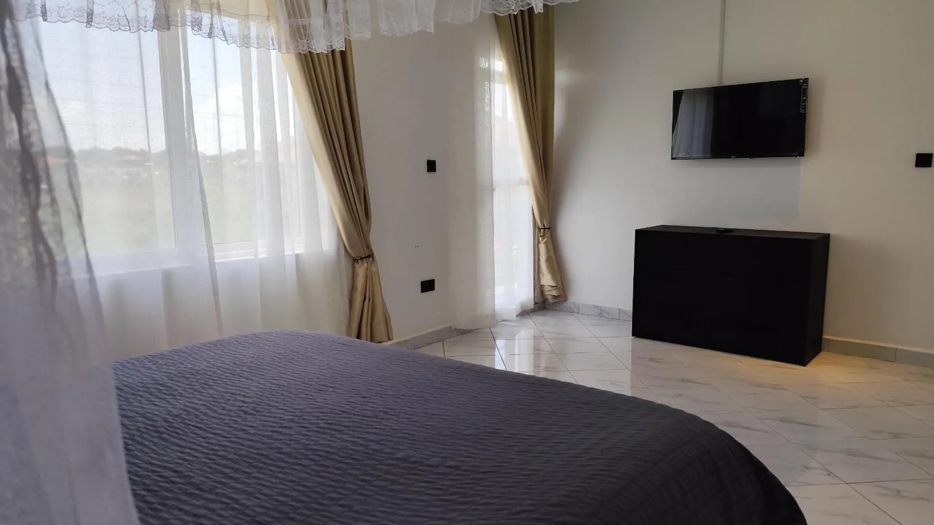 Winslow Luxury Apartments With Wifi Connection And A Gorgeous Lake Sunset View Kampala Uganda